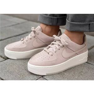 Women's Nike Air Force 1 SAGE Particle Beige Pink AR5339-201 Size 10 suede EUC